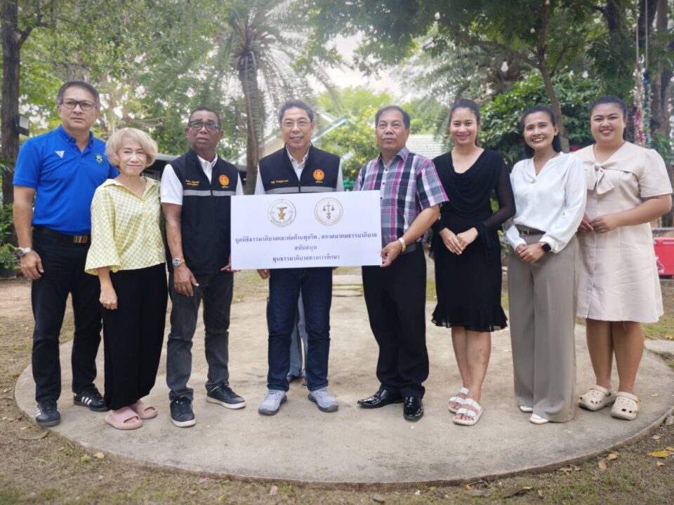 "ดร.ณัฏฐ์" สานฝันเด็กเก่งขาดทุนทรัพย์ มอบทุน มทร.สุวรรณภูมิ ลั่นต้องเติม "ธรรมาภิบาล" "ดร.ณัฏฐ์" สานฝันเด็กเก่งขาดทุนทรัพย์ มอบทุน มทร.สุวรรณภูมิ ลั่นต้องเติม "ธรรมาภิบาล"