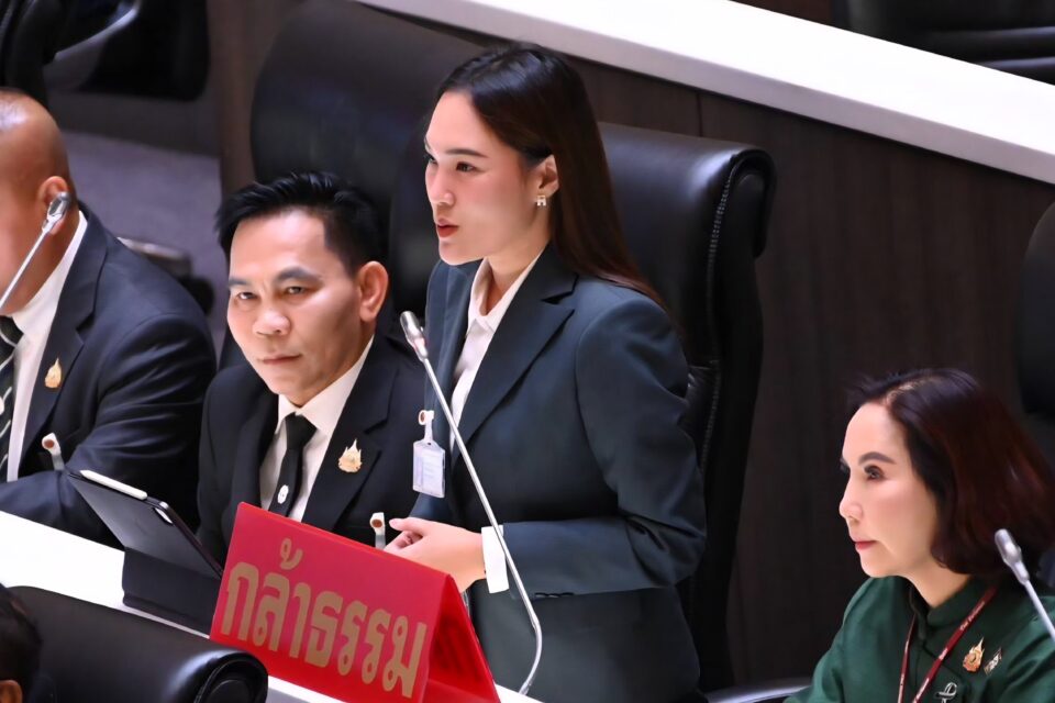 "สุภานันท์" ห่วง 4 ชุมชนเชียงใหม่ไร้ไฟฟ้า 50 ปี แนะปลดล็อกกฎหมาย-อัดงบโซลาร์เซลล์ "สุภานันท์" ห่วง 4 ชุมชนเชียงใหม่ไร้ไฟฟ้า 50 ปี แนะปลดล็อกกฎหมาย-อัดงบโซลาร์เซลล์