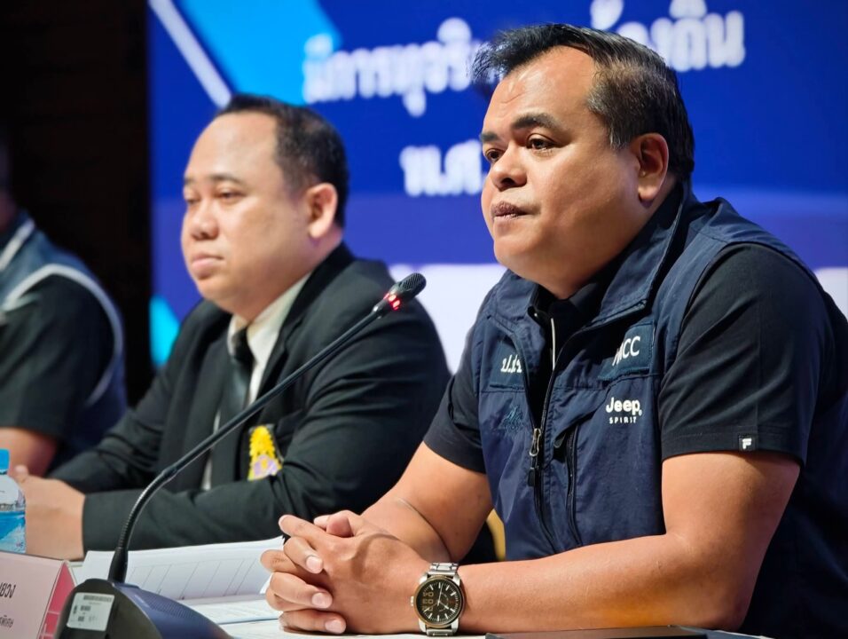 ป.ป.ช.ผนึก ปปป. บุกจับแก๊ง “โกงสอบท้องถิ่น” แฉส่วยยัดโต๊ะพุ่ง 8 แสน ยึดของกลาง 9 พันใบ จ่อเช็กคนสอบติดย้อนหลัง ป.ป.ช.ผนึก ปปป. บุกจับแก๊ง “โกงสอบท้องถิ่น” แฉส่วยยัดโต๊ะพุ่ง 8 แสน ยึดของกลาง 9 พันใบ จ่อเช็กคนสอบติดย้อนหลัง