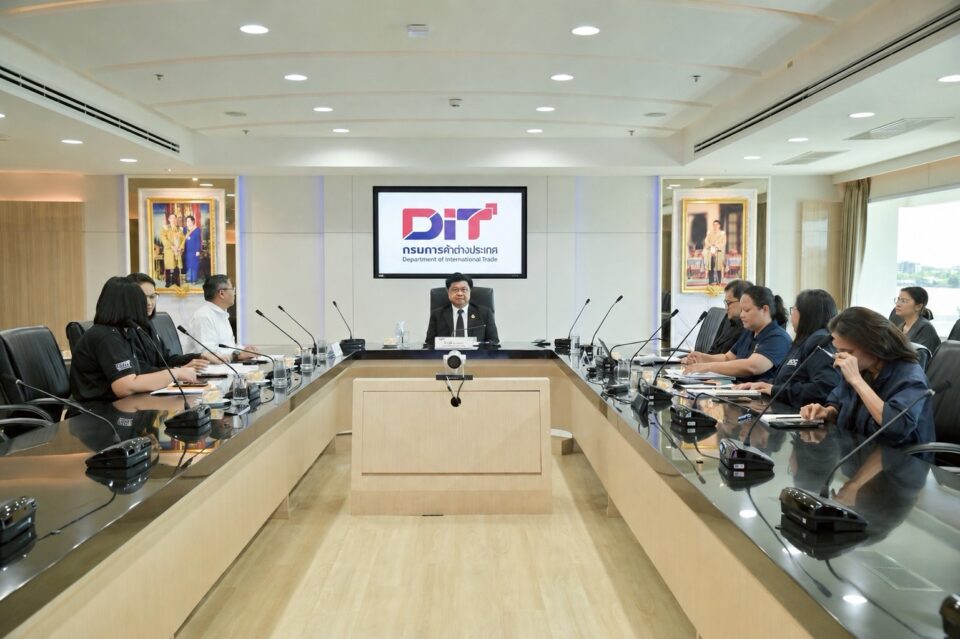 กรมการค้าภายใน ถกโรงงานกะทิสำเร็จรูป แก้ปัญหาผลผลิตมะพร้าวล้นตลาด กรมการค้าภายใน ถกโรงงานกะทิสำเร็จรูป แก้ปัญหาผลผลิตมะพร้าวล้นตลาด