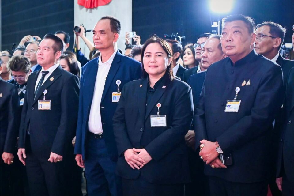 2 ปี วุฒิสภา ผลงานคลุม 4 เสาหลักการพัฒนาประเทศ เศรษฐกิจ สังคม ความมั่นคง ทรัพยากรธรรมชาติและสิ่งแวดล้อม 2 ปี วุฒิสภา ผลงานคลุม 4 เสาหลักการพัฒนาประเทศ เศรษฐกิจ สังคม ความมั่นคง ทรัพยากรธรรมชาติและสิ่งแวดล้อม