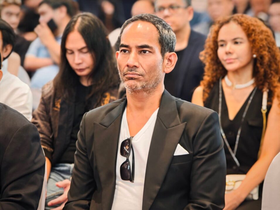 "เสกสกล" ชู "นายขนมต้ม" ปลุกซอฟต์พาวเวอร์ ดึงฮอลลีวูดดันมวยไทยผงาดโลก ลั่นถ้ามีอำนาจจะทุ่มงบไม่อั้น! "เสกสกล" ชู "นายขนมต้ม" ปลุกซอฟต์พาวเวอร์ ดึงฮอลลีวูดดันมวยไทยผงาดโลก ลั่นถ้ามีอำนาจจะทุ่มงบไม่อั้น!