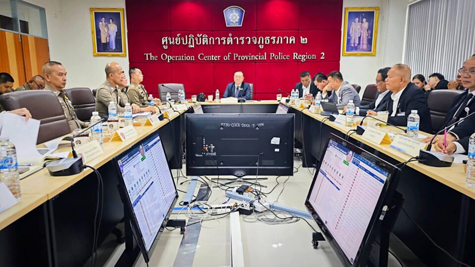 "สว.กิติศักดิ์" จี้สกัดนอมินีจีนฮุบ EEC กมธ.กฎหมาย วุฒิสภา ลุย บช.ภ.2 สางปมร้อน "คลังแสงซีโฟร์-ส่วยข้ามชาติ " "สว.กิติศักดิ์" จี้สกัดนอมินีจีนฮุบ EEC กมธ.กฎหมาย วุฒิสภา ลุย บช.ภ.2 สางปมร้อน "คลังแสงซีโฟร์-ส่วยข้ามชาติ "