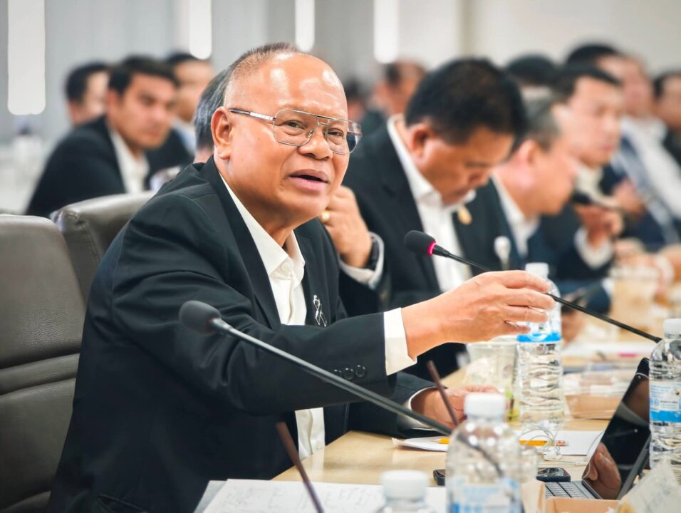 "สว.กิติศักดิ์" จี้สกัดนอมินีจีนฮุบ EEC กมธ.กฎหมาย วุฒิสภา ลุย บช.ภ.2 สางปมร้อน "คลังแสงซีโฟร์-ส่วยข้ามชาติ " "สว.กิติศักดิ์" จี้สกัดนอมินีจีนฮุบ EEC กมธ.กฎหมาย วุฒิสภา ลุย บช.ภ.2 สางปมร้อน "คลังแสงซีโฟร์-ส่วยข้ามชาติ "