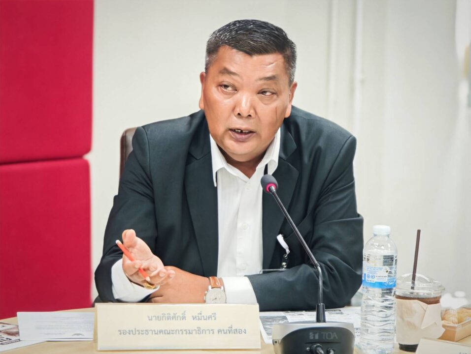 "สว.กิติศักดิ์" จี้สกัดนอมินีจีนฮุบ EEC กมธ.กฎหมาย วุฒิสภา ลุย บช.ภ.2 สางปมร้อน "คลังแสงซีโฟร์-ส่วยข้ามชาติ " "สว.กิติศักดิ์" จี้สกัดนอมินีจีนฮุบ EEC กมธ.กฎหมาย วุฒิสภา ลุย บช.ภ.2 สางปมร้อน "คลังแสงซีโฟร์-ส่วยข้ามชาติ "