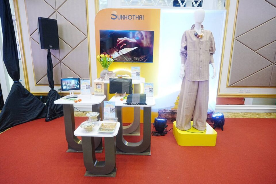 กรมพัฒนาธุรกิจการค้า โชว์ “SMART Local ME-D” ปั้นผู้ประกอบการชุมชน บุกตลาดยุคใหม่ด้วยเสน่ห์ท้องถิ่น กรมพัฒนาธุรกิจการค้า โชว์ “SMART Local ME-D” ปั้นผู้ประกอบการชุมชน บุกตลาดยุคใหม่ด้วยเสน่ห์ท้องถิ่น