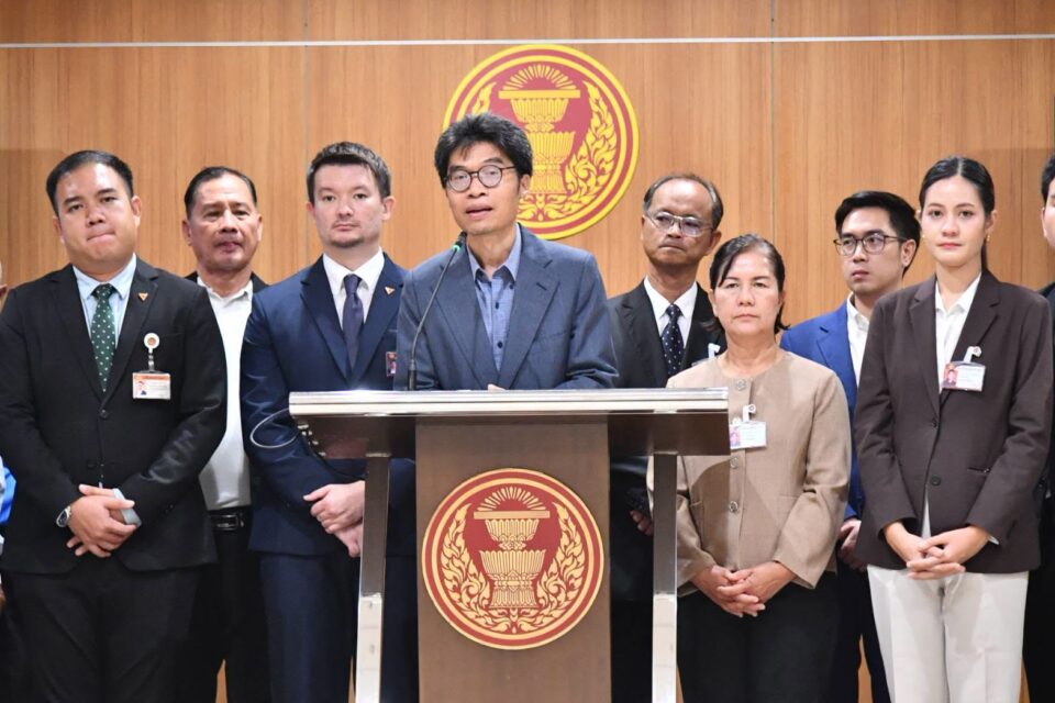 เปิดโปง ใต้เงาขยะอุตสาหกรรม เมื่อผู้ตรวจสอบก็ต้องถูกตรวจสอบ ? เปิดโปง ใต้เงาขยะอุตสาหกรรม เมื่อผู้ตรวจสอบก็ต้องถูกตรวจสอบ ?