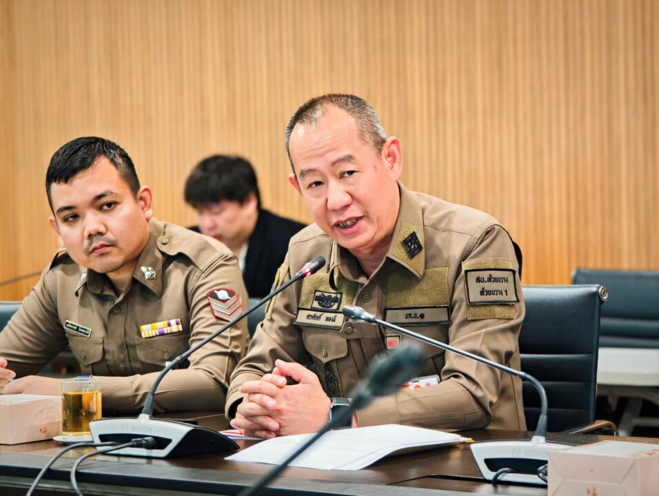 “กิติศักดิ์” นำทัพ อนุกมธ.ตำรวจ สว. ทุบโต๊ะสางปมนอมินี สับเละต่างชาติฮุบธุรกิจ-แย่งอาชีพสงวนคนไทย “กิติศักดิ์” นำทัพ อนุกมธ.ตำรวจ สว. ทุบโต๊ะสางปมนอมินี สับเละต่างชาติฮุบธุรกิจ-แย่งอาชีพสงวนคนไทย