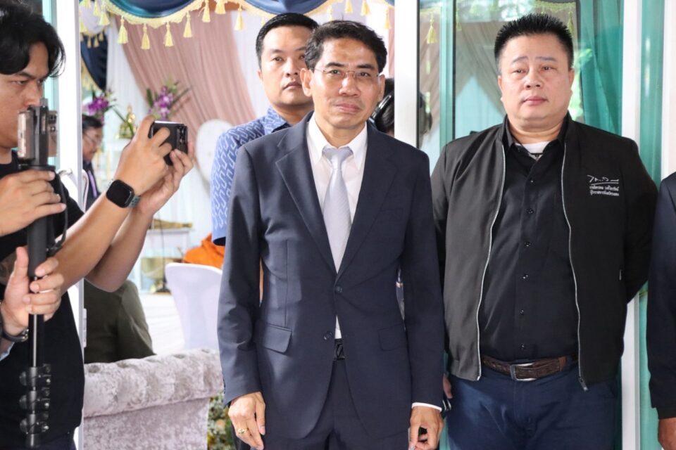 เก็บตก“งานช้าง” “ดร.ณัฐวุฒิ” ทำบุญครบรอบ 1 ปีจากไปของบิดา เก็บตก“งานช้าง” “ดร.ณัฐวุฒิ” ทำบุญครบรอบ 1 ปีจากไปของบิดา