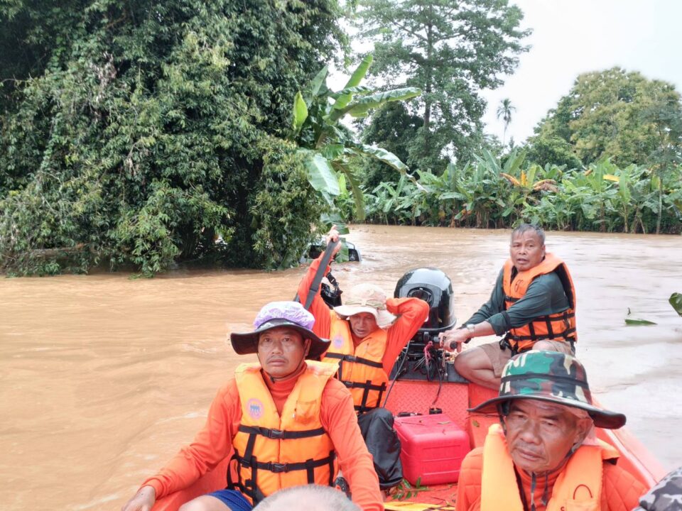 ทีมเครือข่ายมูลนิธิอาสาเพื่อนพึ่ง (ภาฯ) ยามยาก สภากาชาดไทย เข้าพื้นที่ให้ความช่วยเหลือผู้ประสบอุทกภัยในพื้นที่จังหวัดน่าน ทีมเครือข่ายมูลนิธิอาสาเพื่อนพึ่ง (ภาฯ) ยามยาก สภากาชาดไทย เข้าพื้นที่ให้ความช่วยเหลือผู้ประสบอุทกภัยในพื้นที่จังหวัดน่าน