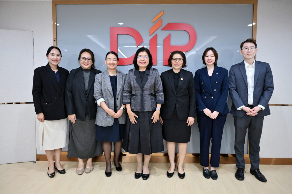 กรมทรัพย์สินทางปัญญา จับมือ เจ้าของสิทธิ แพลตฟอร์มออนไลน์ ยกระดับคุ้มครองทรัพย์สินทางปัญญา - ปราบละเมิดฯ บนอินเทอร์เน็ต กรมทรัพย์สินทางปัญญา จับมือ เจ้าของสิทธิ แพลตฟอร์มออนไลน์ ยกระดับคุ้มครองทรัพย์สินทางปัญญา - ปราบละเมิดฯ บนอินเทอร์เน็ต